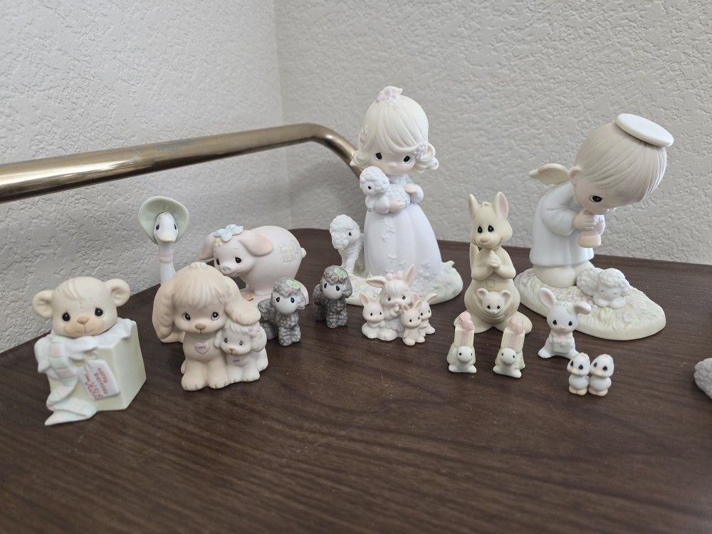 Precious Moments Enesco Figurines Nativity Set 