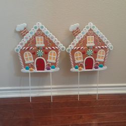 2 Gingerbread homes for yard. $4 each