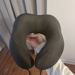 Travel neck pillow 