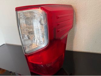 2017-2023 Nissan Titan SV XD Right Passenger Side Taillight 26550EZ23D OEM