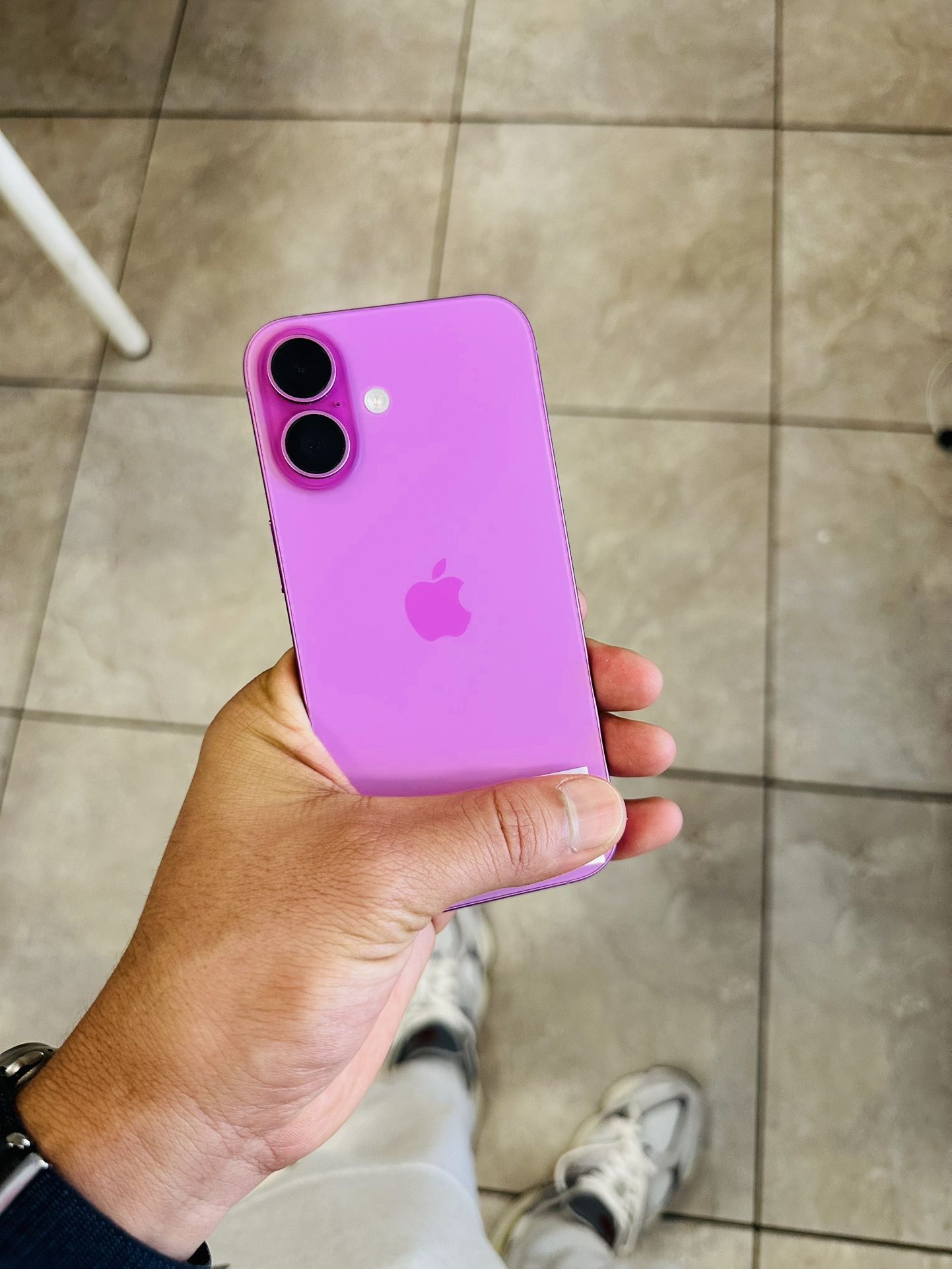 iPhone 16