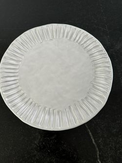 Vietri Incanto White Stripe Charger
