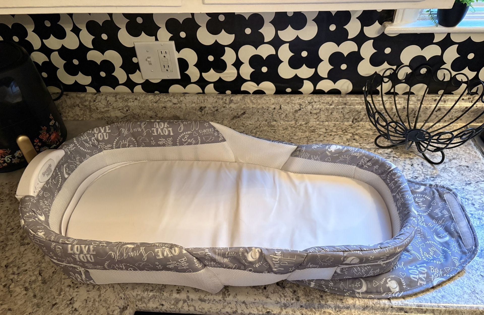 Baby Lounger / Portable Changing Station 