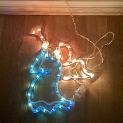 Vintage Christmas lighted plastic trumpet herald angel wall décor, electrical cord