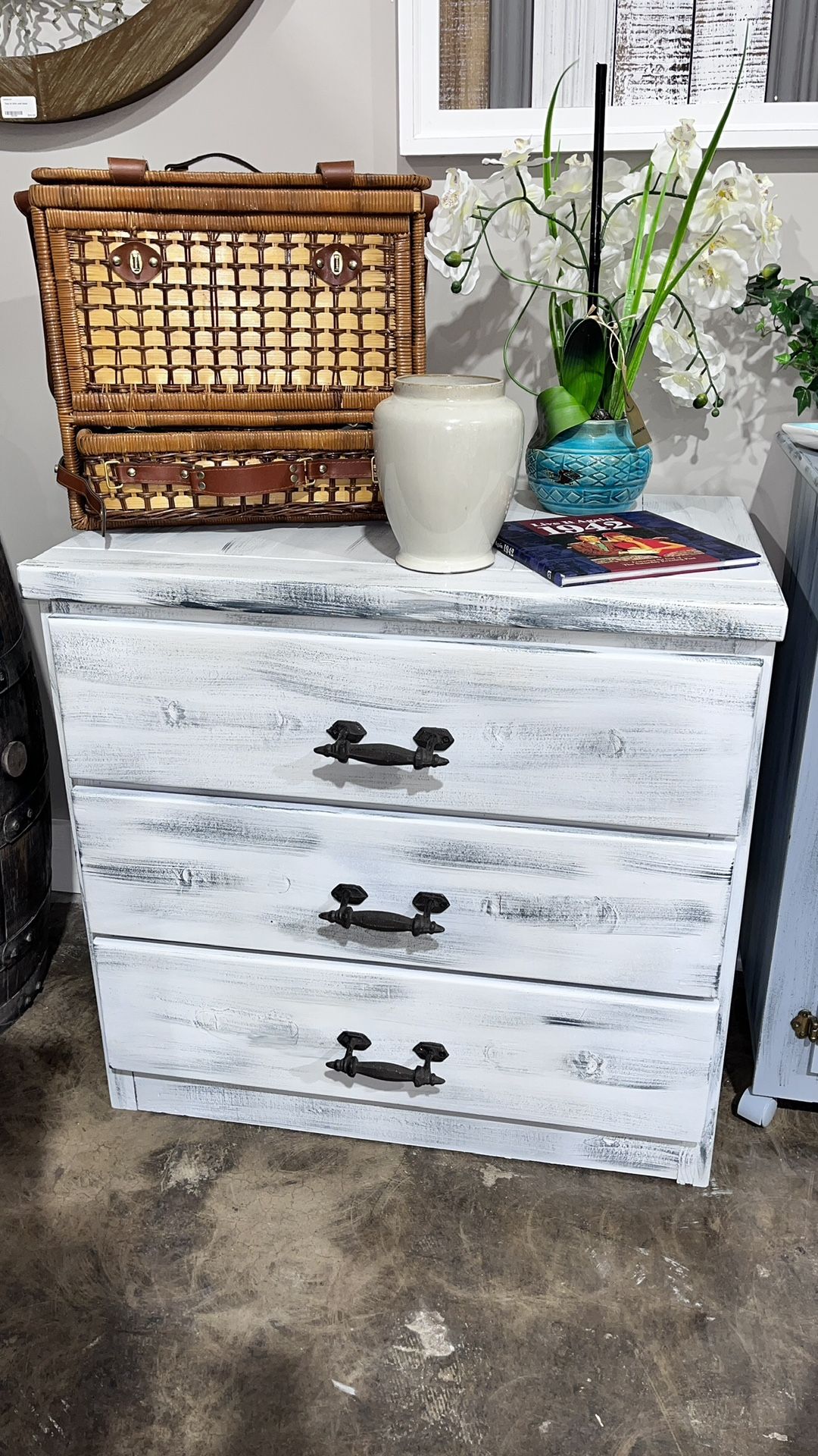 BOHO BEAUTIFUL DRESSER / NIGHTSTAND
