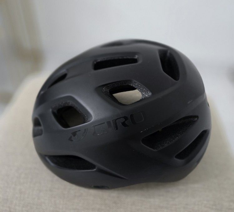 Helmet Giro Fixture