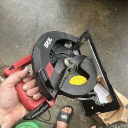 Brand New Skil Saw With New Blade 