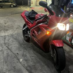 1997 Honda VFR 750F interceptor