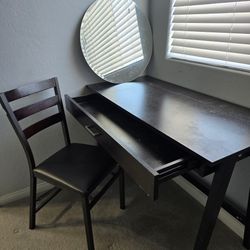 42x20 Desk/vanity, Mirror, And Chair