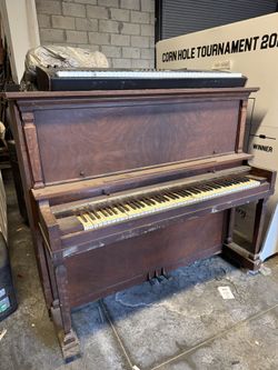 Old Wooden Piano-Free