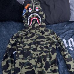 BAPE Men’s Black and Green Hoodie 