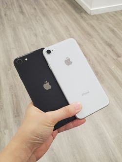 Unlocked iPhone 8 📱 – Compatible with All Carriers! Get Yours Today!