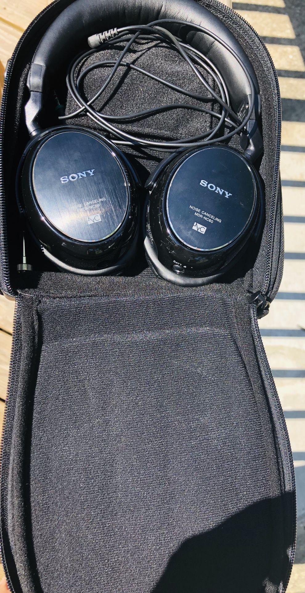 Sony noise cancelling headphones