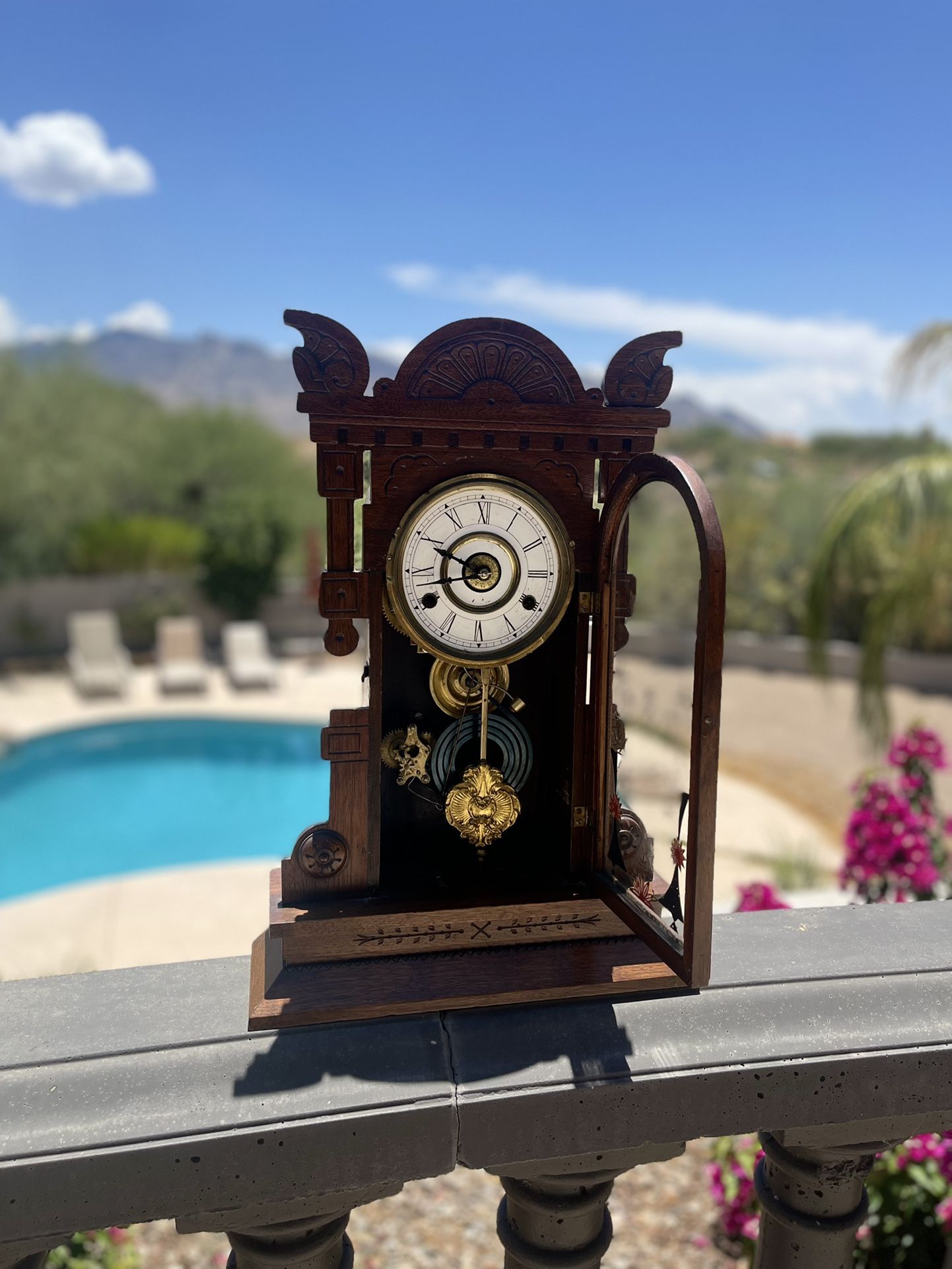 Antique / Vintage Gingerbread Shelf Clock Made By The New Have Clock Company