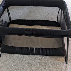 Baby Bjorn Travel Crib 