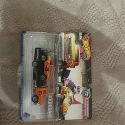 HOT WHEELS PREMIUM  Volkswagen Baja Bug And Horizon Hauler 