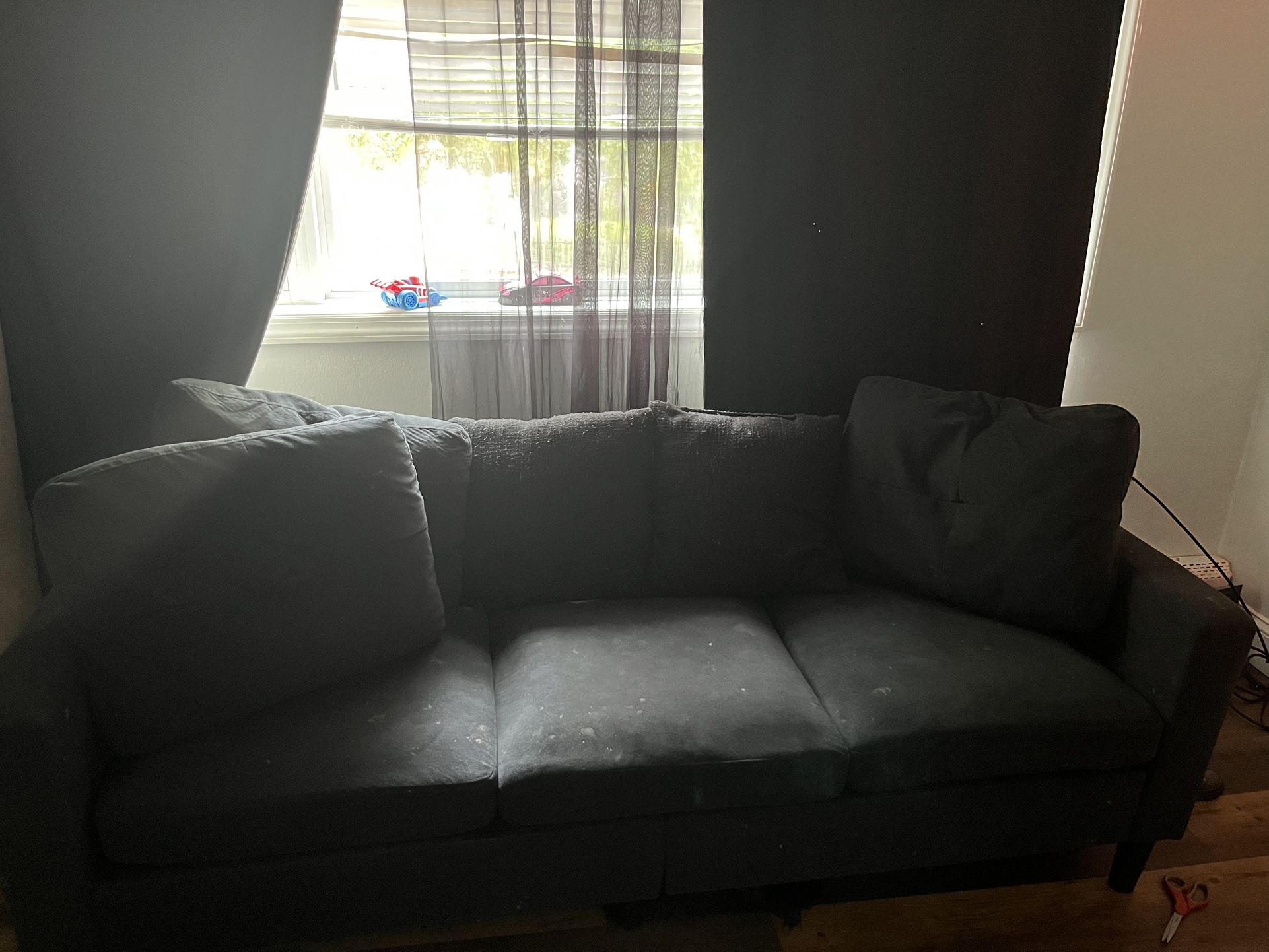 3-Seater Sofa w/ Two Pillows