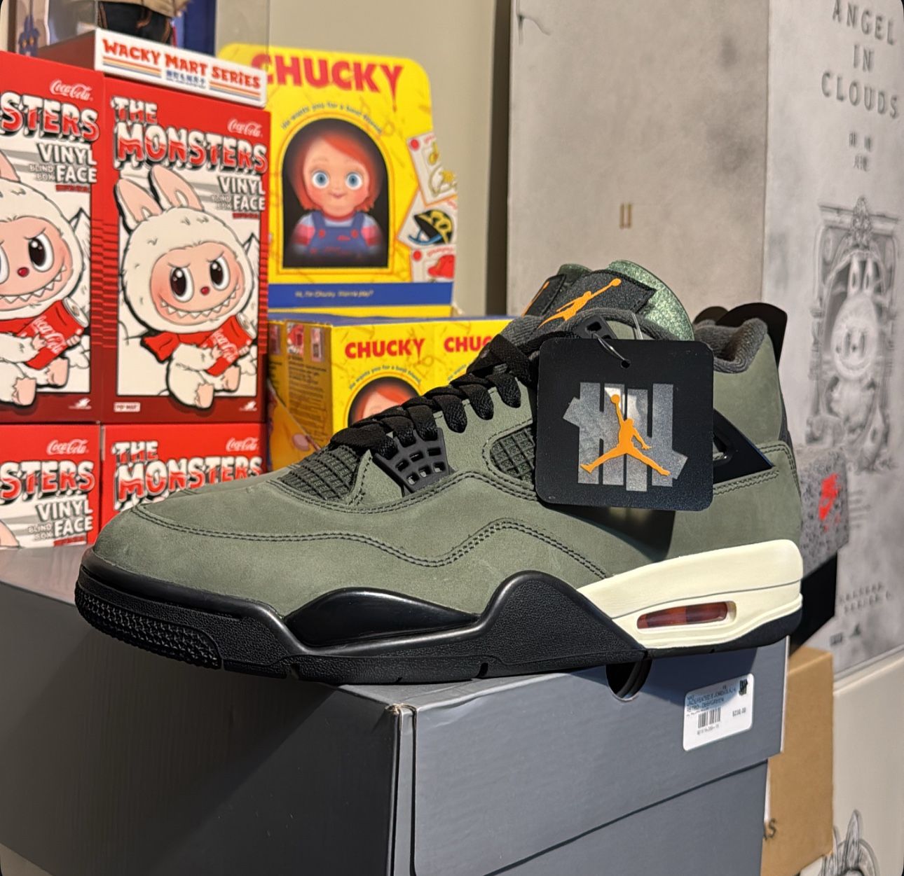 Jordan 4 Retro Undefeated