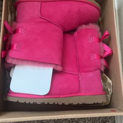 Pink Uggs Size 6  