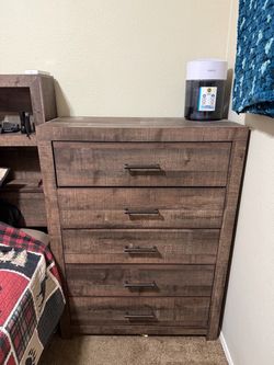 Queen bed frame w/ matching dresser