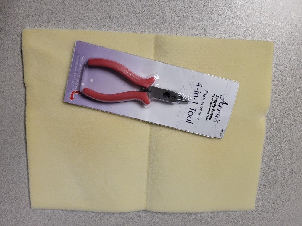Annie's 4-in-1 Tool. Annie's Simply Beads Kit of the Month