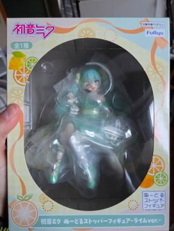 Hatsune miku figure