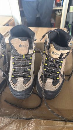 Size 4 youth hiking boots