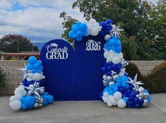 Graduation balloon garland