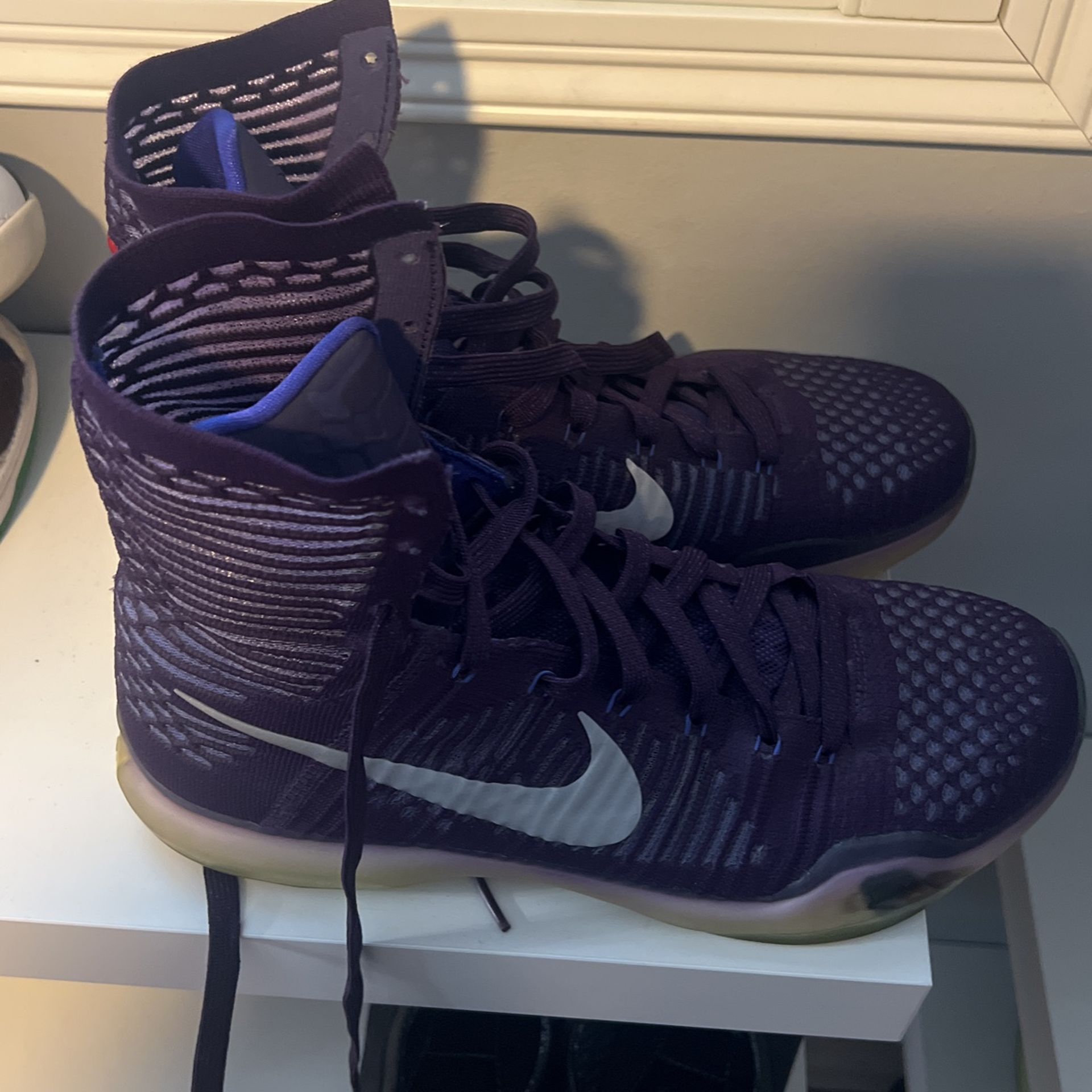 Kobe Bryant Elite High Team Size 10.5!!