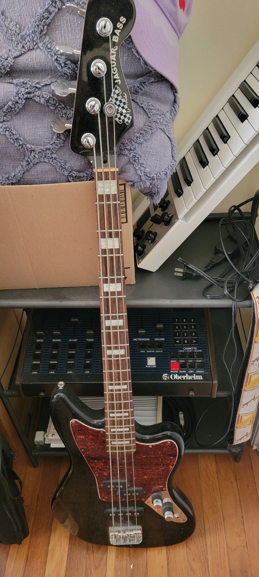 Squier Full Size Jag Bass