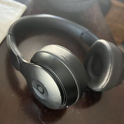 Beats Solo Pro