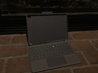 iPad Air or IPad Pro keyboard and case