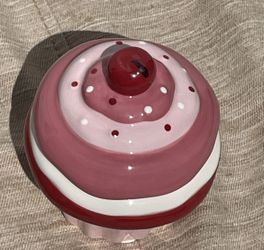 Cupcake cookie jar