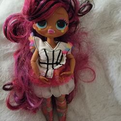 LOL Surprise OMG Queens Miss Divine Fashion Doll With Outfit