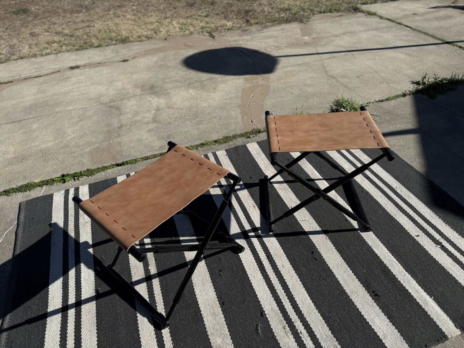 Folding seating From target