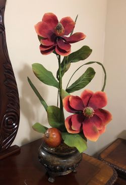 Flowers with wooden vase (magnolia)