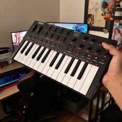 Akai mini keyboard