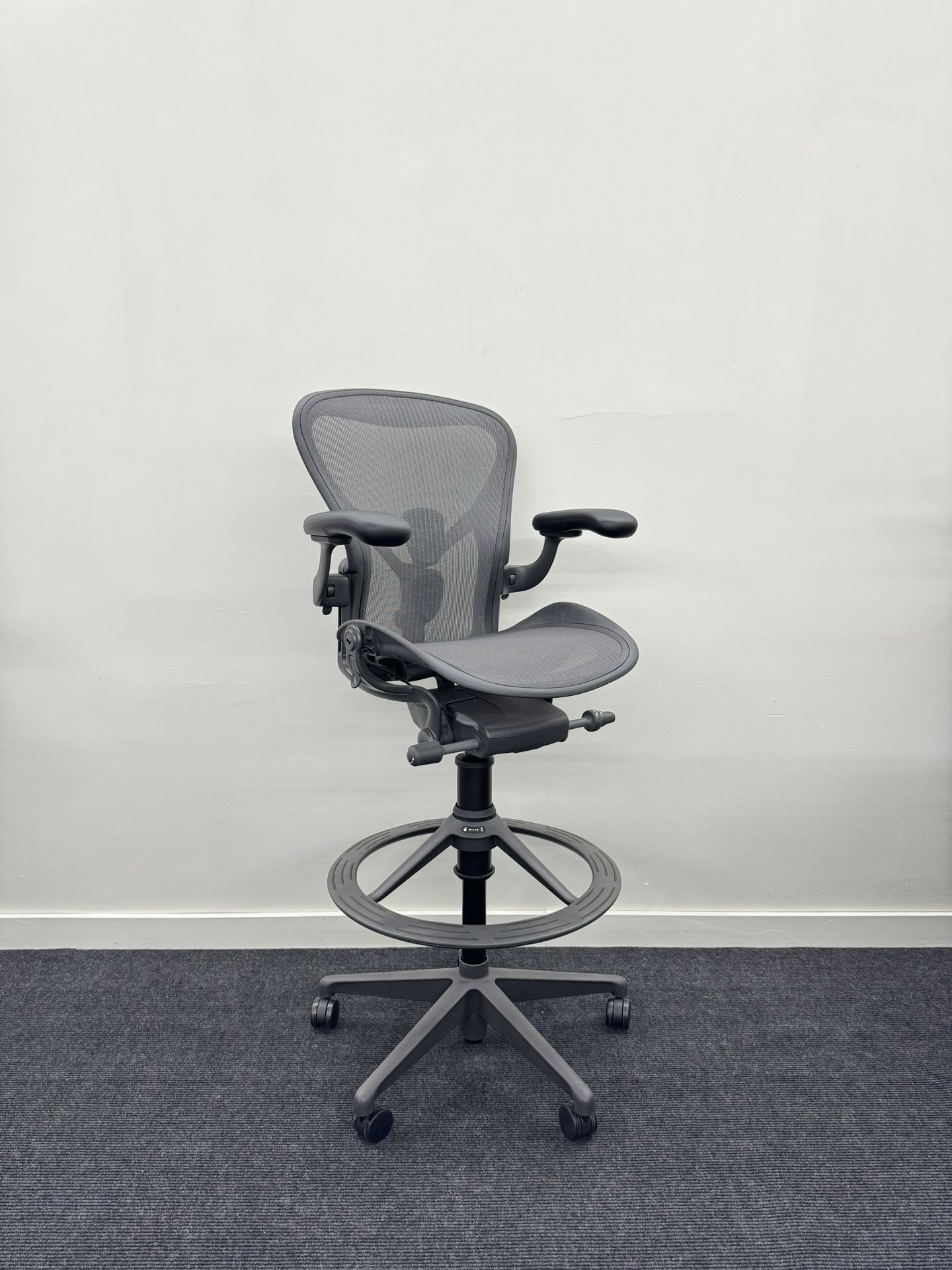 HERMAN MILLER REMASTERED AERON STOOL SIZE B FULLY ADJUSTABLE - Main Image