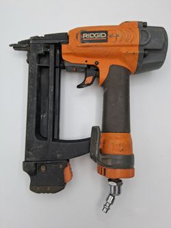 RIDGID 18 Gauge Narrow Crown Stapler Pneumatic WORKS GOOD