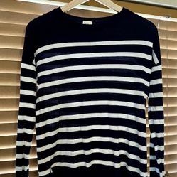 Women’s Size Small Fits Like Medium