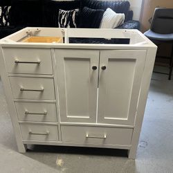 Bathroom Vanity White “Soft Close Drawers & Doors”