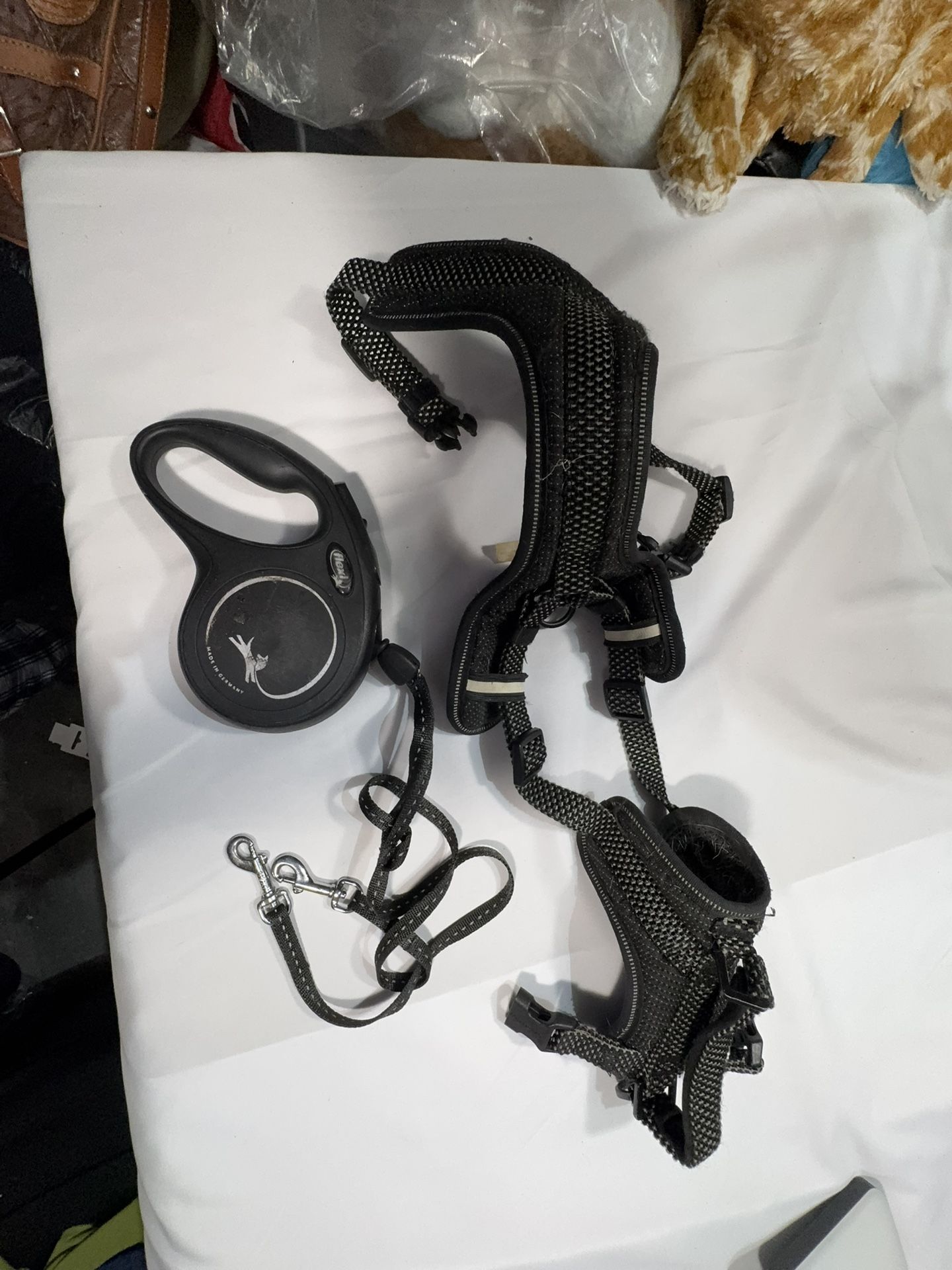 HEAD Medium Dog Harness and Retractable Leash Set Black Adjustable