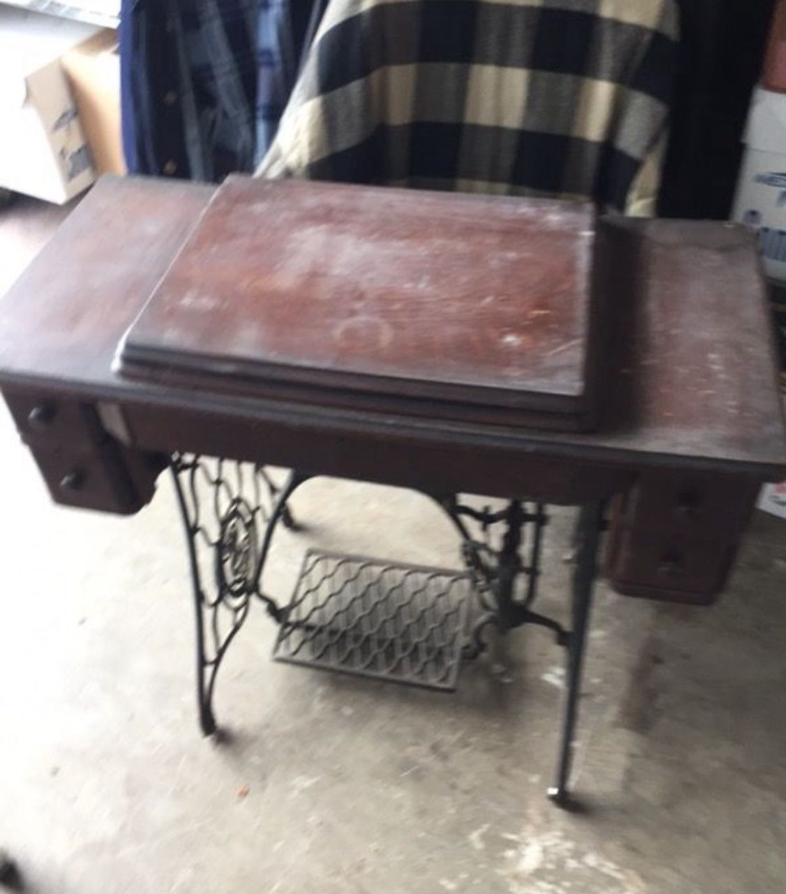 Antique Singer treadle sewing machine