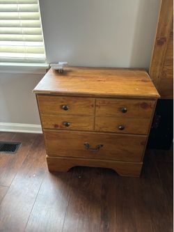 Bedroom furniture set