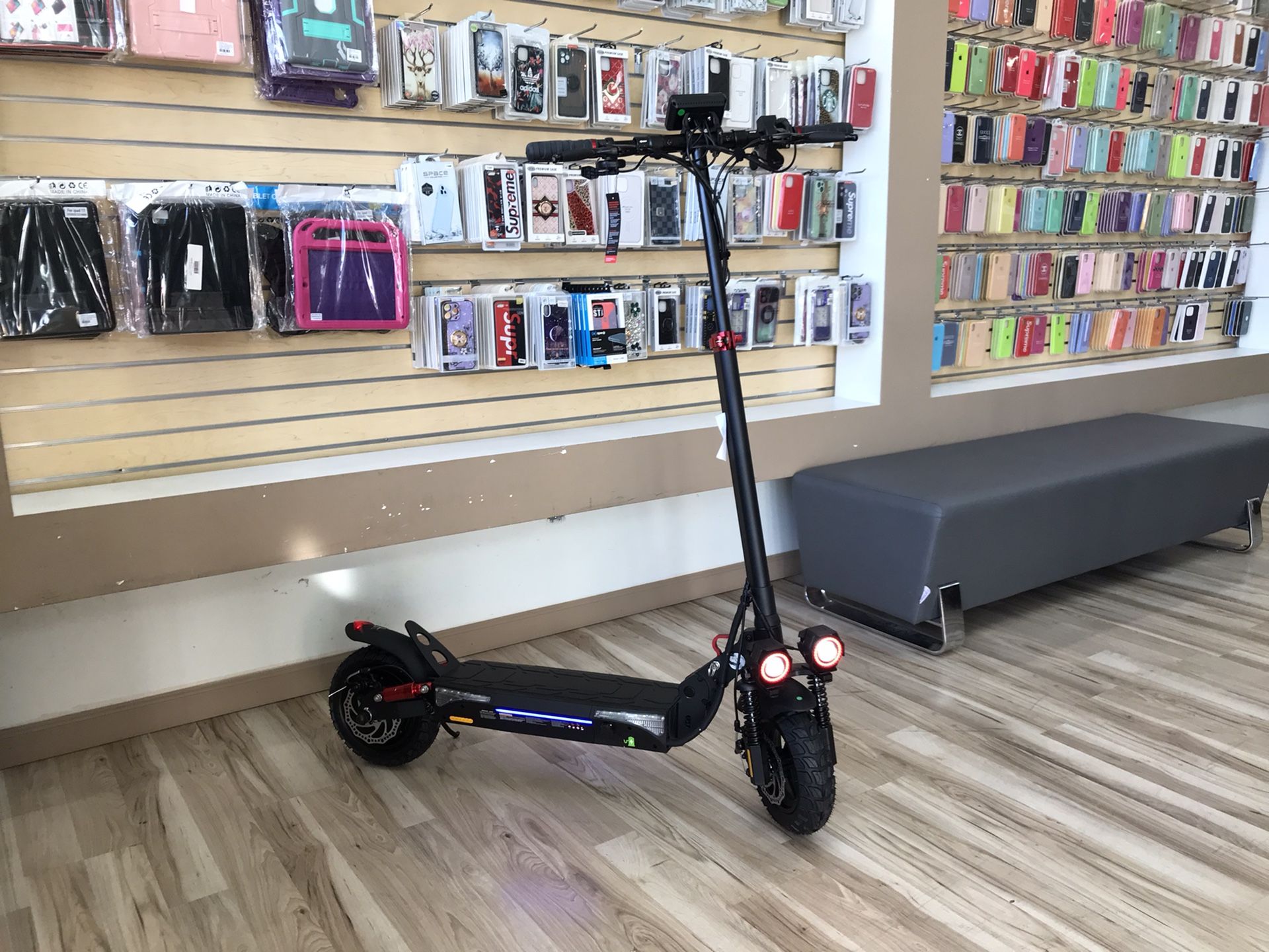 ix4 28mph iScooter 30Mile Range