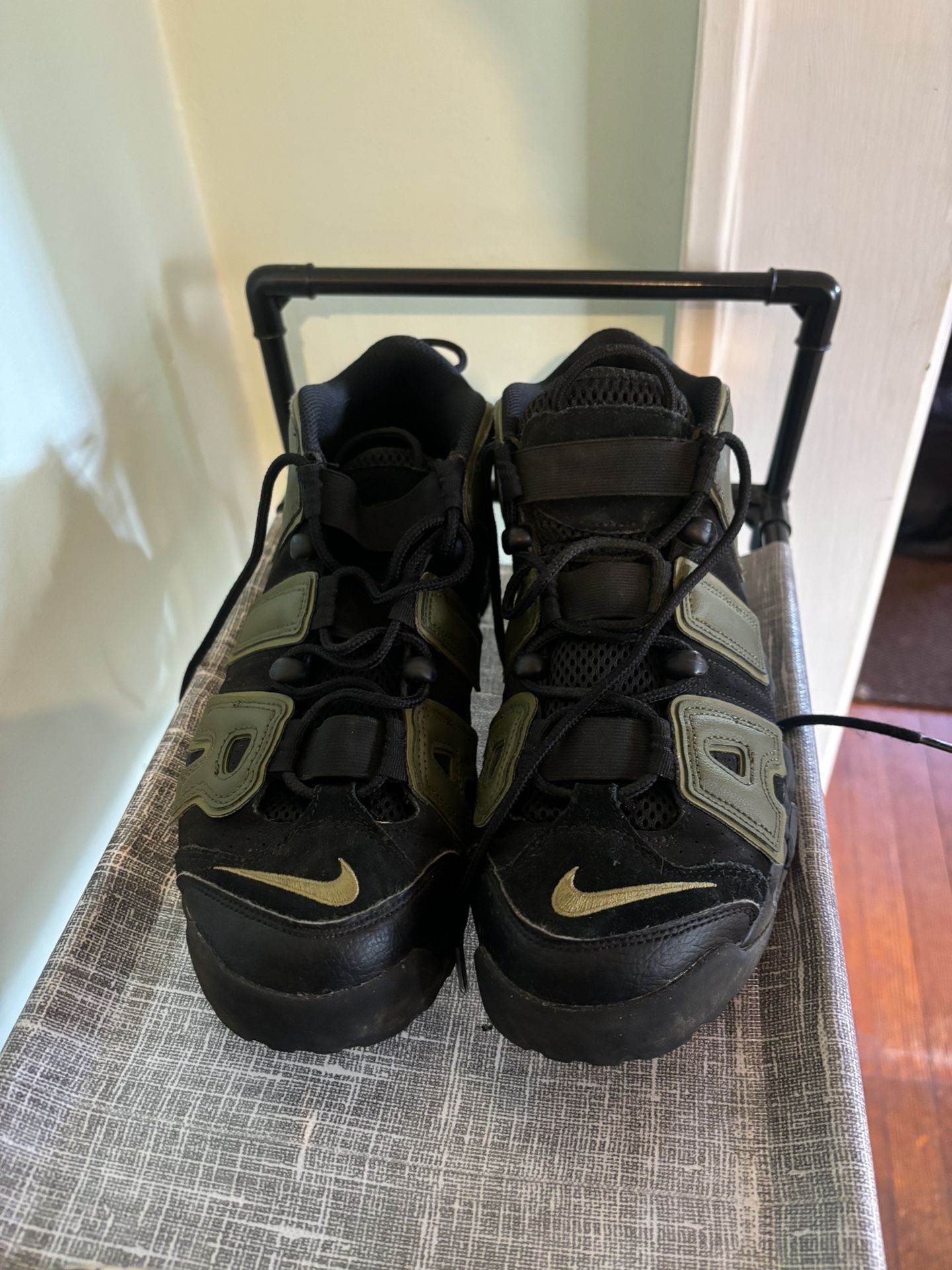 Nike Air More Uptempo 9M, Donovan Mitchell Xbox Edition Adidas 9.5M, Champion 9.5M