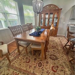 Doing Table And China Cabinet 