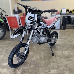 135CC APOLLO DIRT BIKE AUTOMATIC TRANSMISSION 
