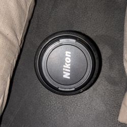 Nikon AF Nikkor 35-70mm f/3.3-4.5 autofocus camera lens