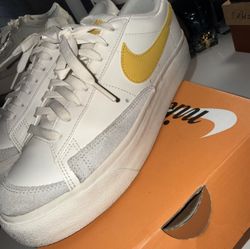 Nike Low Blazer